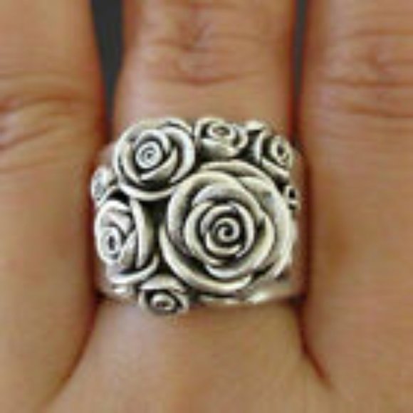 Rose Dome Ring - Picture 4 of 5